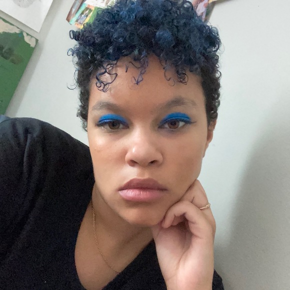 Meet your Posher, Trinity - Picture 1 of 1